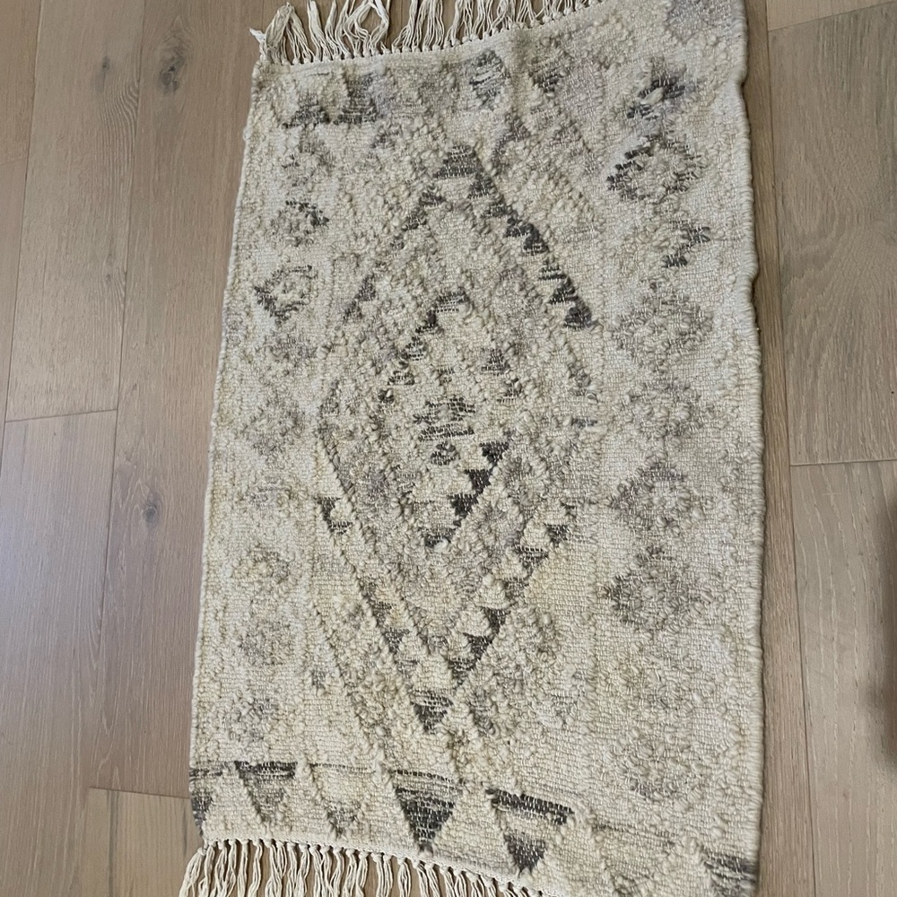 Rejuvenation rug 2’x3’